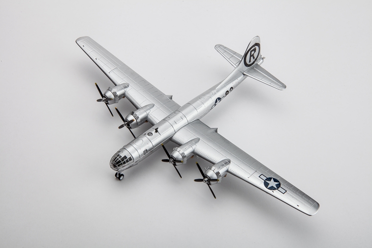    Boeing B-29 "Enola Gay"
