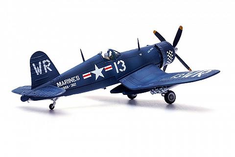 Модель самолета Vought F4U-4 Corsair Модель самолета Vought F4U-4 Corsair