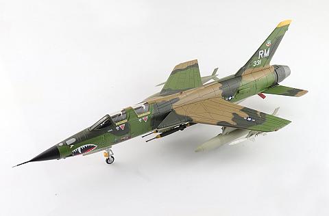 Модель самолета Republic F-105F Thunderchief Модель самолета Republic F-105F Thunderchief
