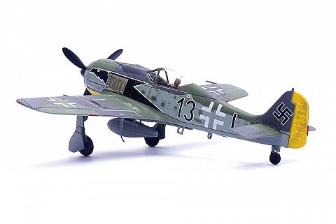 Модель самолета Focke-Wulf FW190A-8 Модель самолета Focke-Wulf FW190A-8