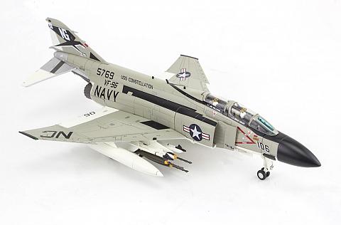Модель самолета McDonnell Douglas F-4J Phantom II Модель самолета McDonnell Douglas F-4J Phantom II