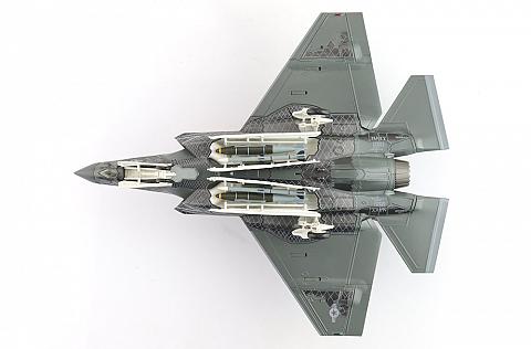 Модель самолета Lockheed Martin F-35C Модель самолета Lockheed Martin F-35C