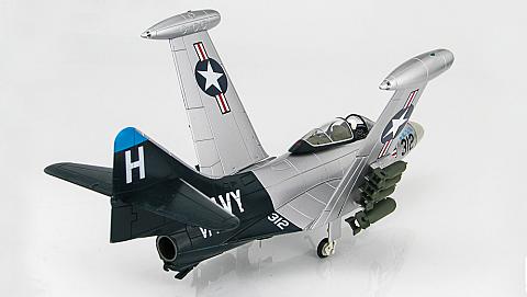 Модель самолета  Grumman F9F-5 Panther
