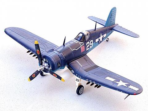 Модель самолета Vought F4U-1A Corsair Модель самолета Vought F4U-1A Corsair