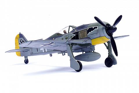 Модель самолета Focke-Wulf FW190A-8 Модель самолета Focke-Wulf FW190A-8