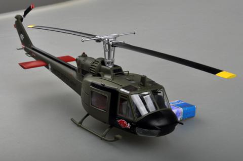    Bell UH-1C Huey   1:48