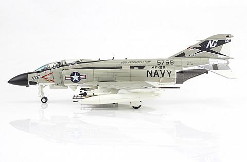 Модель самолета McDonnell Douglas F-4J Phantom II Модель самолета McDonnell Douglas F-4J Phantom II