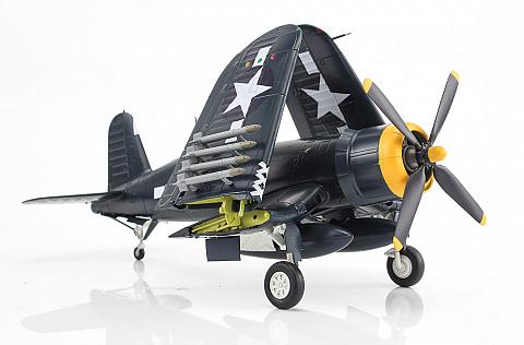 Модель самолета Vought F4U-4 Corsair Модель самолета Vought F4U-4 Corsair