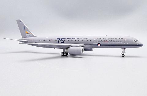 Boeing 757-200 "75  RNZAF"