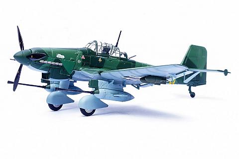 Модель самолета Junkers Ju 87G-2 Stuka Модель самолета Junkers Ju 87G-2 Stuka