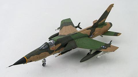 Модель самолета  Republic F-105 Thunderchief
