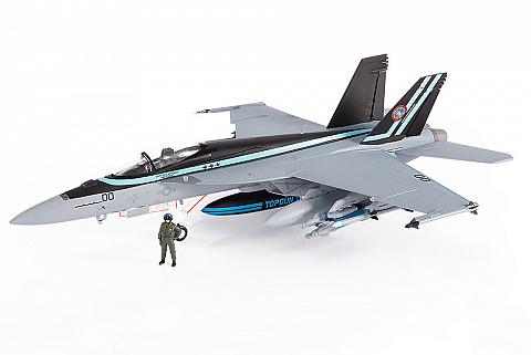 Модель самолета  Boeing F/A-18E Super Hornet "TOP GUN 2" Модель самолета  Boeing F/A-18E Super Hornet "TOP GUN 2"