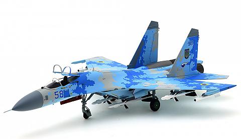 Металлическая модель истребителя Су-27 ВВС Украины