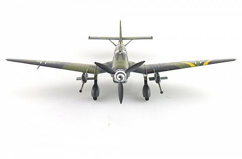Модель самолета Junkers Ju 87G-2 "Tank Buster" Модель самолета Junkers Ju 87G-2 "Tank Buster"