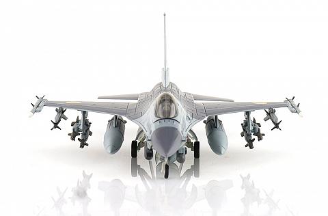 Модель самолета Lockheed F-16AM Модель самолета Lockheed F-16AM