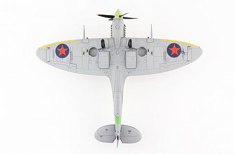 Модель самолета  Supermarine Spitfire Mk. IX "Русский Спитфайр"