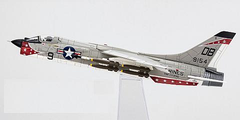 Модель самолета Vought F-8E Crusader Модель самолета Vought F-8E Crusader