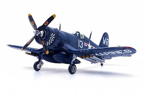 Модель самолета Vought F4U-4 Corsair Модель самолета Vought F4U-4 Corsair