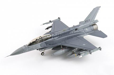 Модель самолета Lockheed F-16D Block 70 Модель самолета Lockheed F-16D Block 70