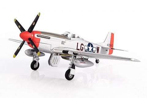 Модель самолета  North American P-51D Mustang Модель самолета  North American P-51D Mustang