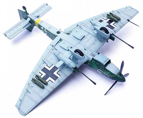 Модель самолета Junkers Ju 87G-2 Stuka Модель самолета Junkers Ju 87G-2 Stuka