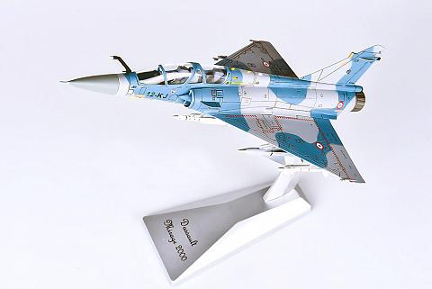 Модель самолета Dassault Mirage 2000B Модель самолета Dassault Mirage 2000B