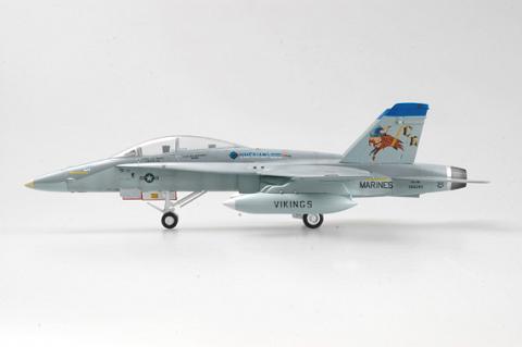 Модель самолета  Boeing F/A-18D Hornet