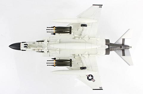 Модель самолета McDonnell Douglas F-4J Phantom II Модель самолета McDonnell Douglas F-4J Phantom II