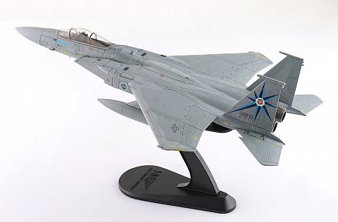 Модель самолета McDonnell Douglas F-15A Eagle с ракетой ASM-135 Модель самолета McDonnell Douglas F-15A Eagle с ракетой ASM-135