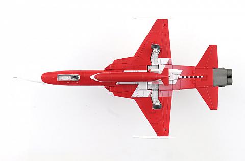 Модель самолета Northrop F-5E "Patrouille Suisse" Модель самолета Northrop F-5E "Patrouille Suisse"