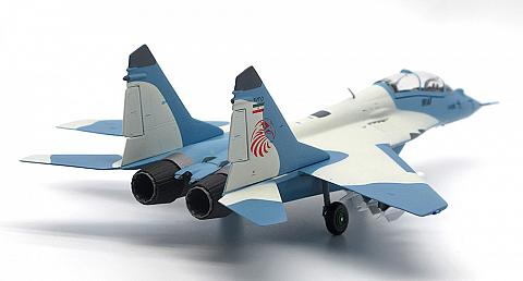 Модель самолета МиГ-29УБ Модель самолета МиГ-29УБ