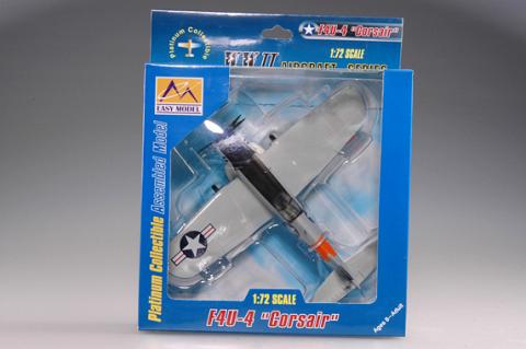 Модель самолета  Vought F4U-4 Corsair