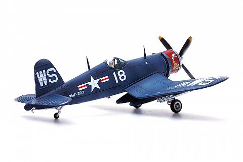    Vought F4U-4 Corsair