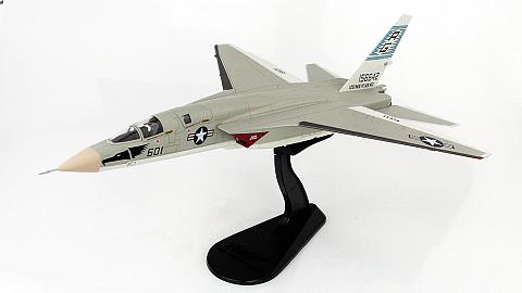 Модель самолета  North American RA-5C Vigilante