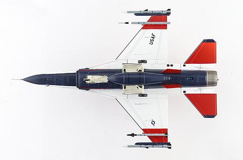 Модель самолета General Dynamics X-62A VISTA Модель самолета General Dynamics X-62A VISTA