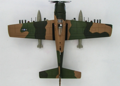 Модель самолета Douglas A-1H Skyraider Модель самолета Douglas A-1H Skyraider