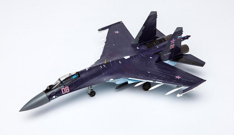 Металлическая модель истребителя Су-35 в масштабе 1:72