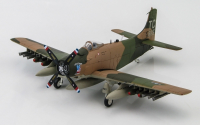 Модель самолета Douglas A-1H Skyraider Модель самолета Douglas A-1H Skyraider