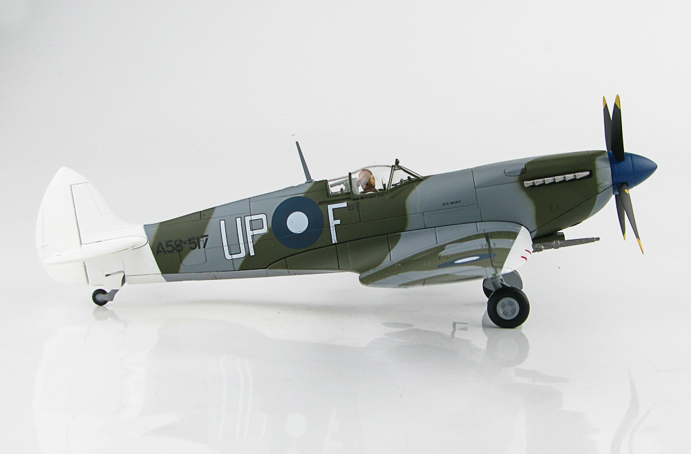 Модель самолета  Supermarine Spitfire Mk.VIII