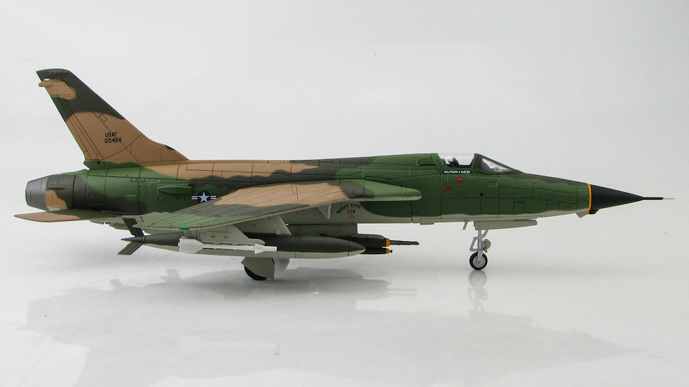 Модель самолета  Republic F-105 Thunderchief