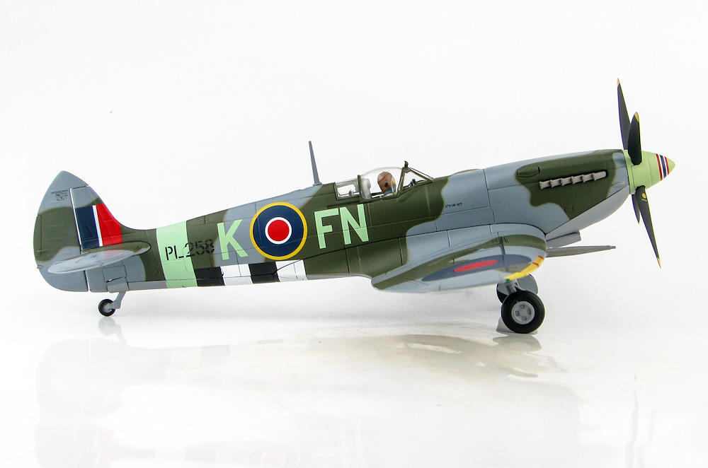 Модель самолета  Supermarine Spitfire Mk. IX