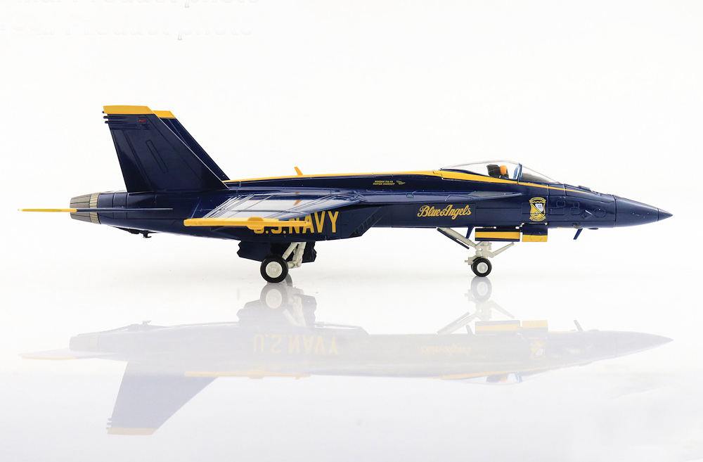    Boeing F/A-18E "Blue Angels" ( )