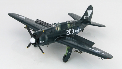 Модель самолета Curtiss SB2C-4E Helldiver Модель самолета Curtiss SB2C-4E Helldiver