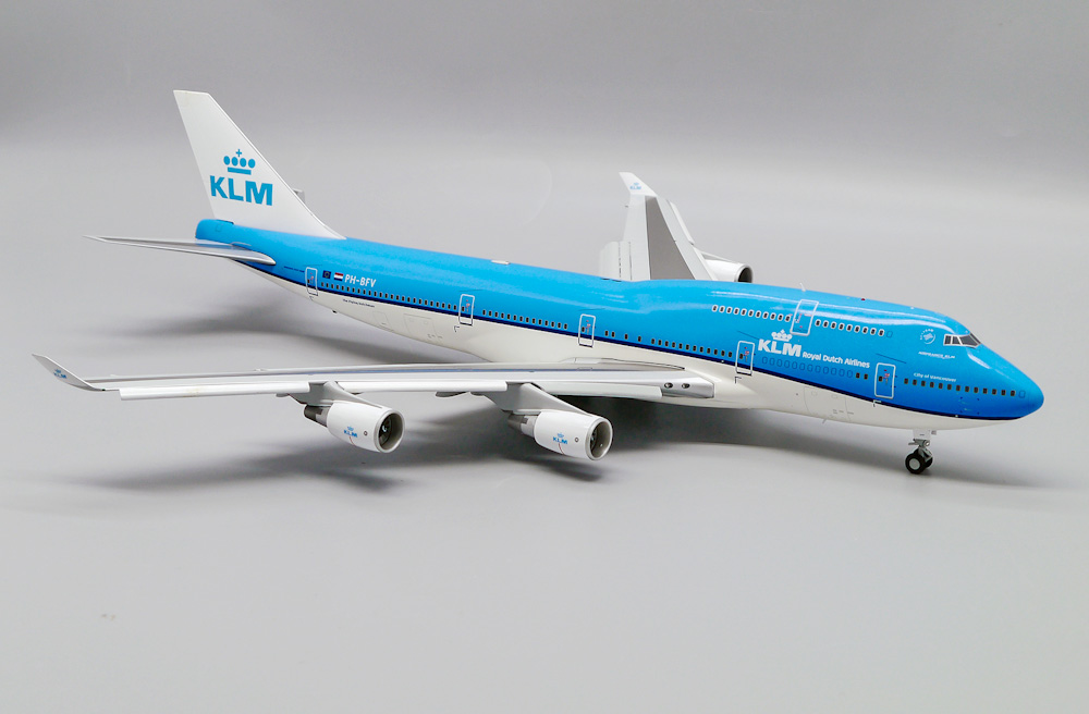    Boeing 747-400 (  )