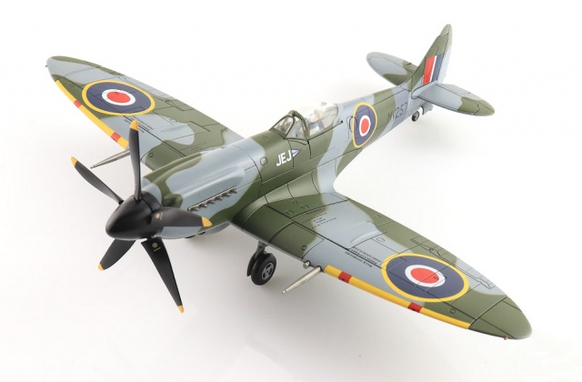  Hobby Master:  -31, Spitfire Mk. XIV    